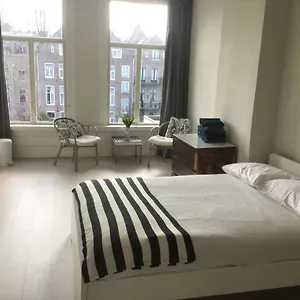 Bed & Breakfast Frank's And Chong's Excellent Location, Amsterdam